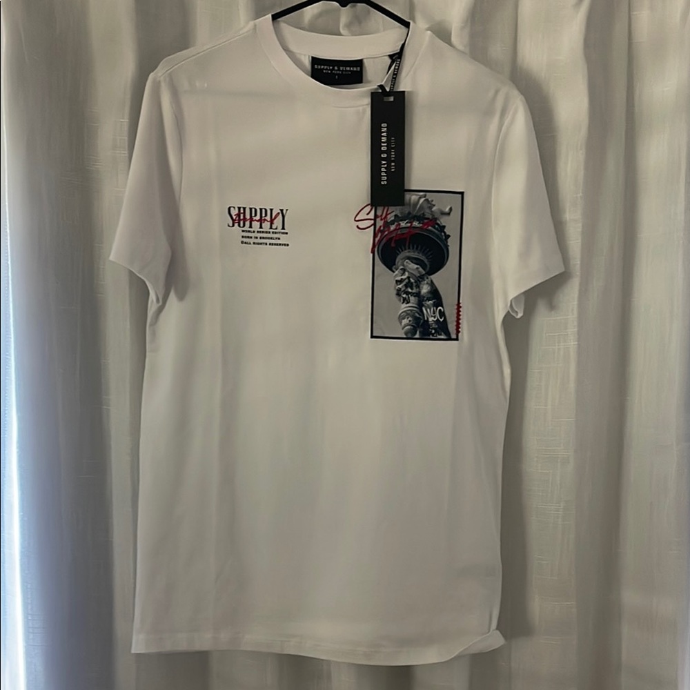 White Graphic T-Shirt nwt